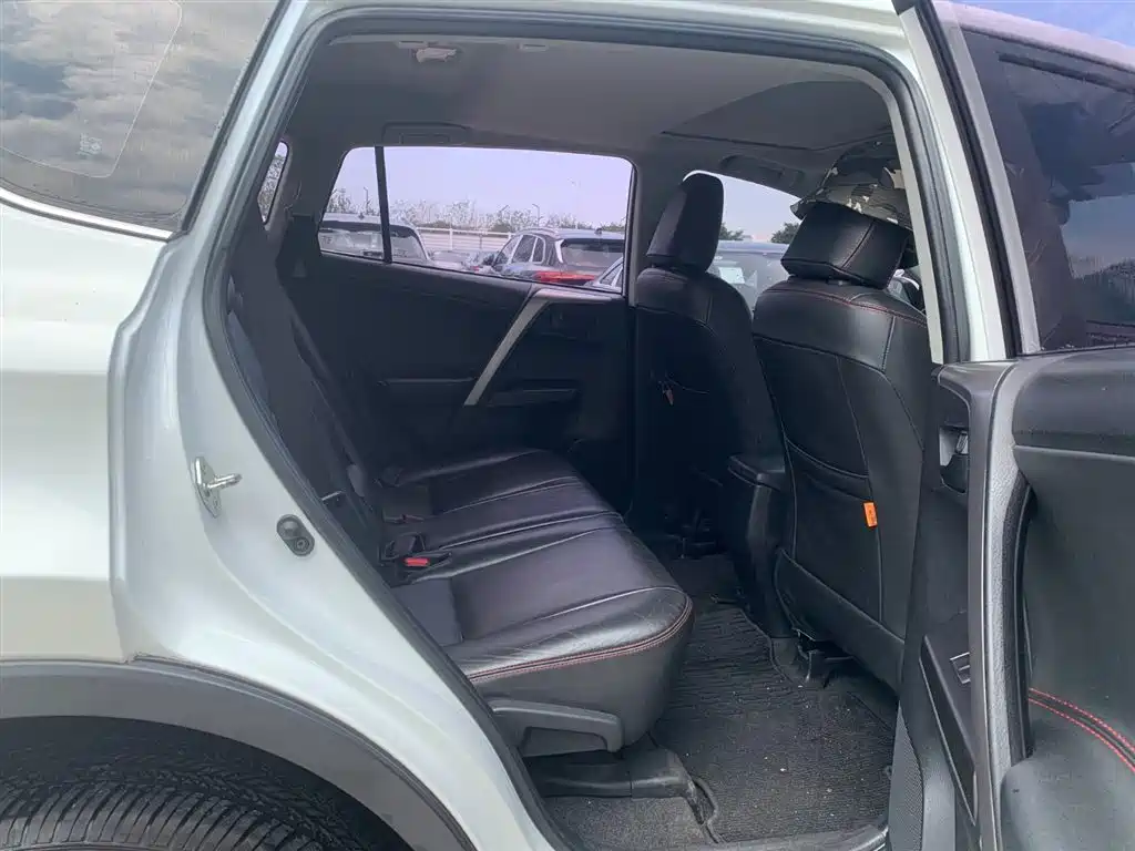Toyota RAV4 Rongfang 2019 2.0L CVT 2WD Pioneer Edition China VI фото 10