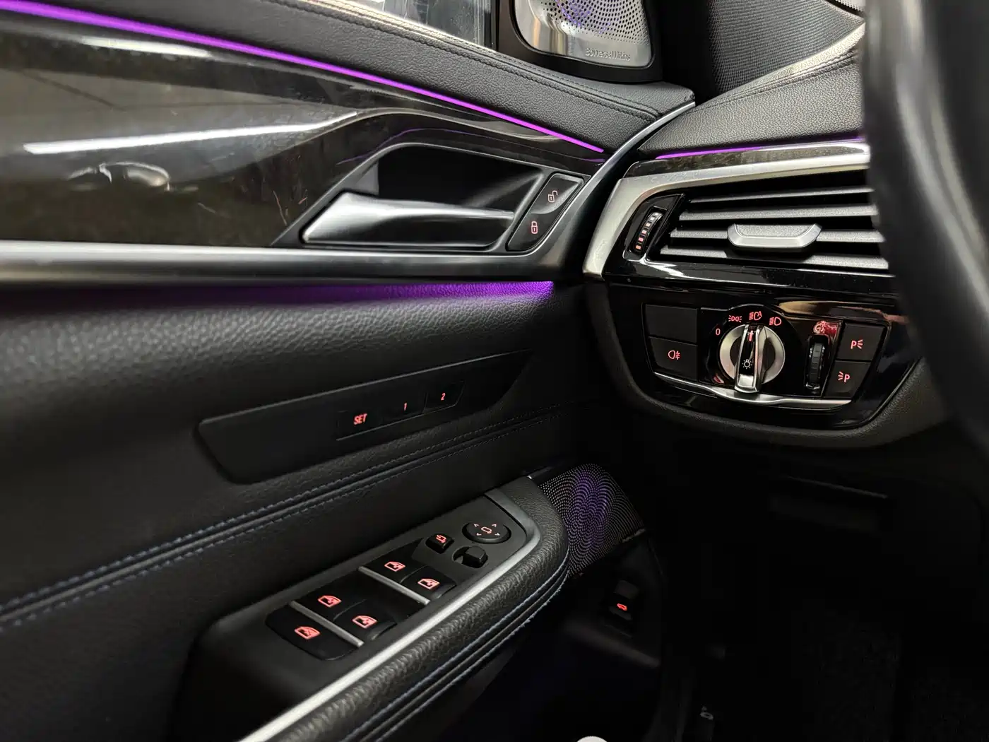BMW 6 Series GT 2018 630i M Sport Package фото 14