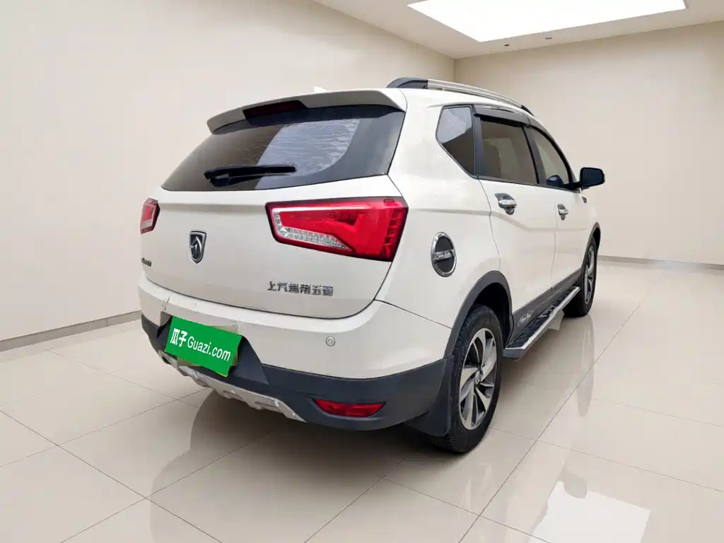 Baojun 560 2015 2015 1.8L Manual Luxury