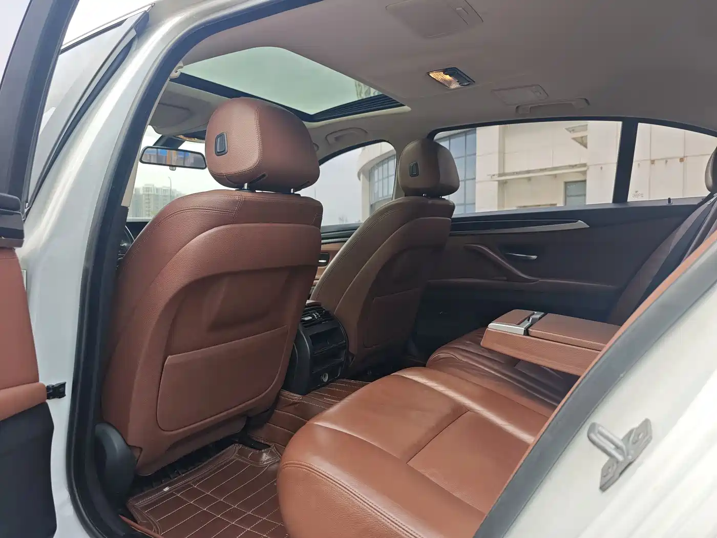 BMW 5 Series 2017 520Li Classic Edition фото 14