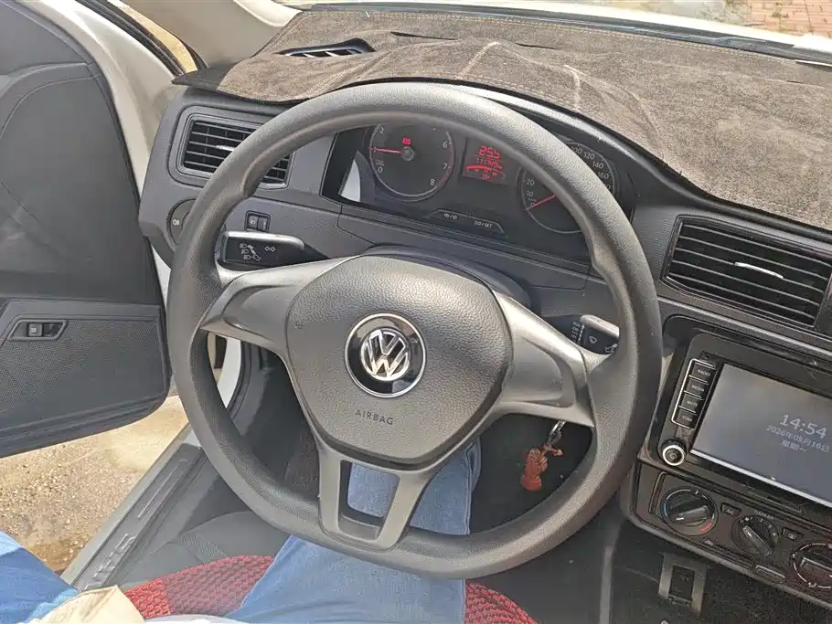 Volkswagen Santana 2016 1.6L Manual Trend Edition фото 15