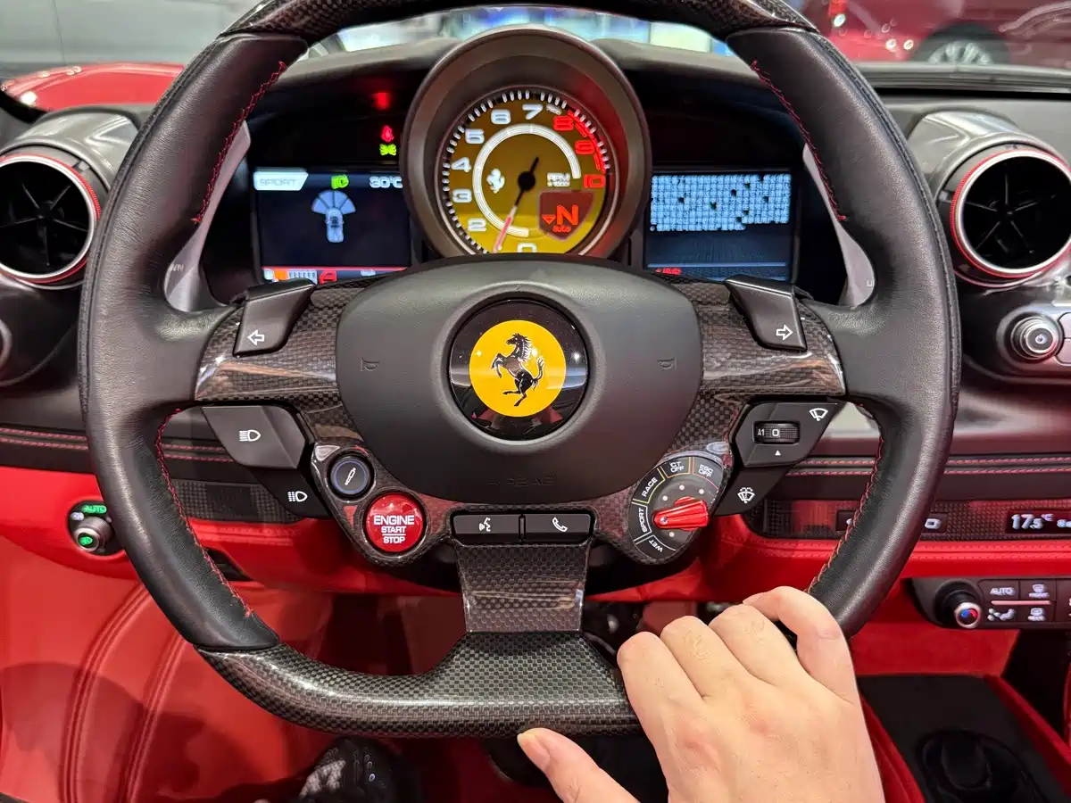 Ferrari F8 2021 2020 Spider 3.9T V8
