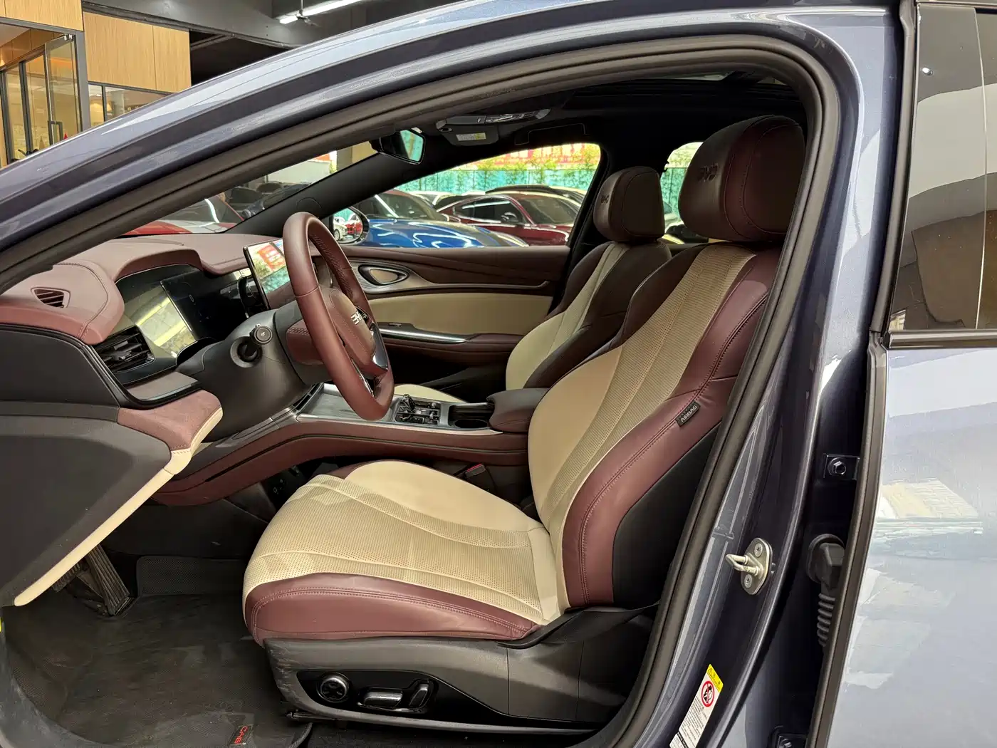 BYD Seal 2023 DM-i 1.5T 121km Premium фото 12