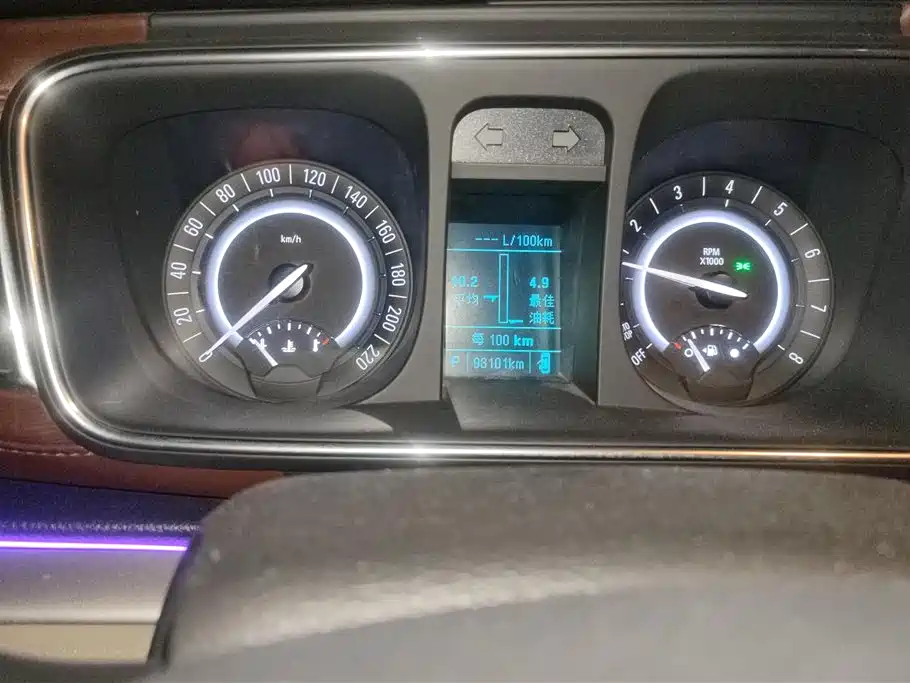 Buick GL8 2018 28T Comfort China VI фото 14