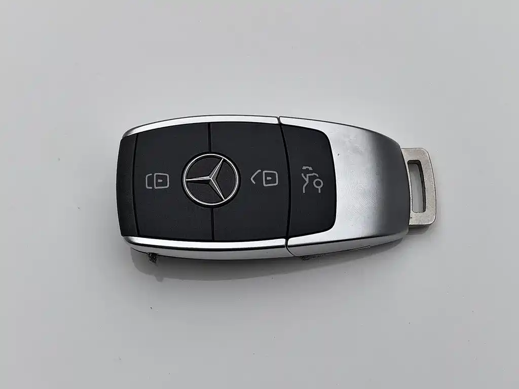 Photo 19 - Mercedes-Benz C-Class