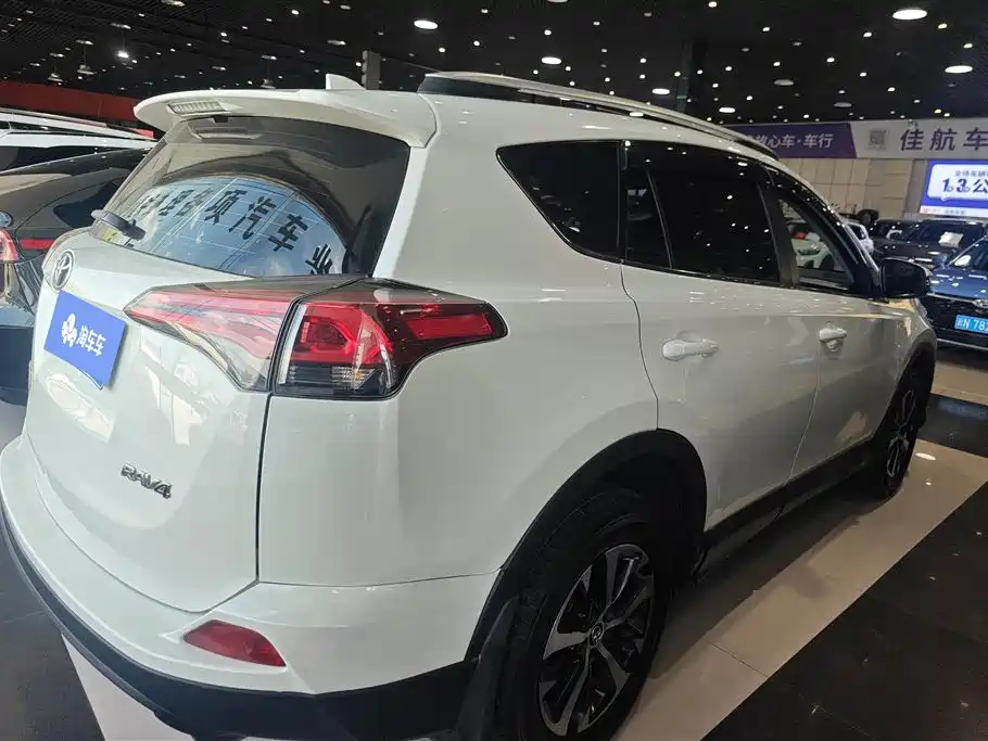Toyota RAV4 Rongfang 2018 2.0L CVT 2WD Trend X Edition фото 3