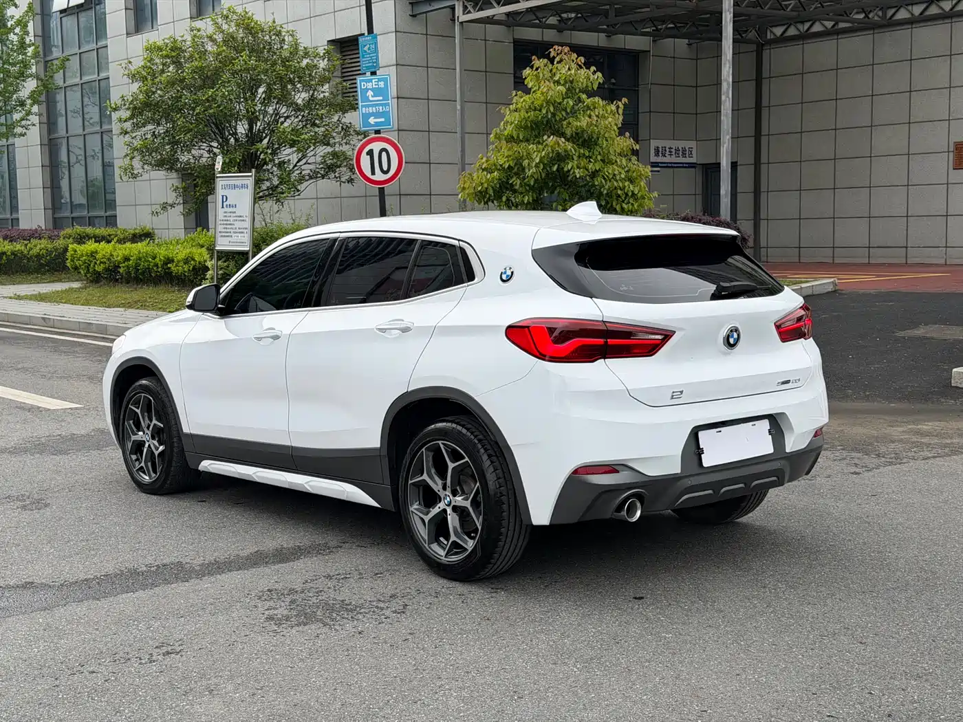 BMW X2 (Import) 2019 sDrive20i M Off-Road Package China VI фото 6