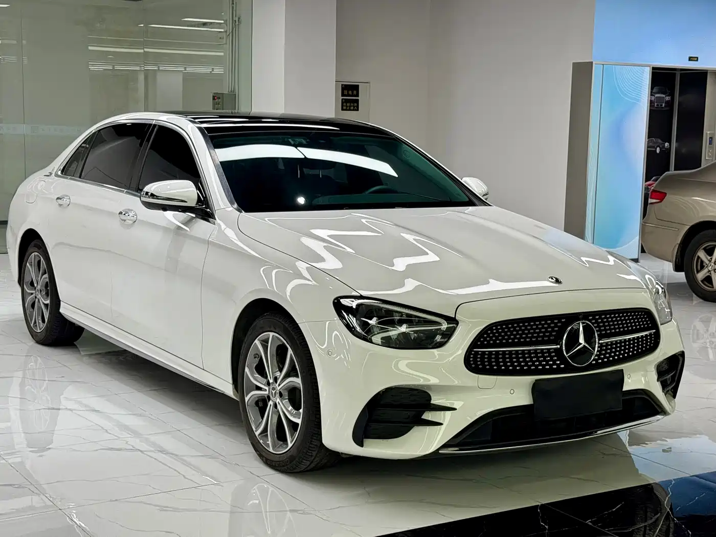 MERCEDES-BENZ E CLASS