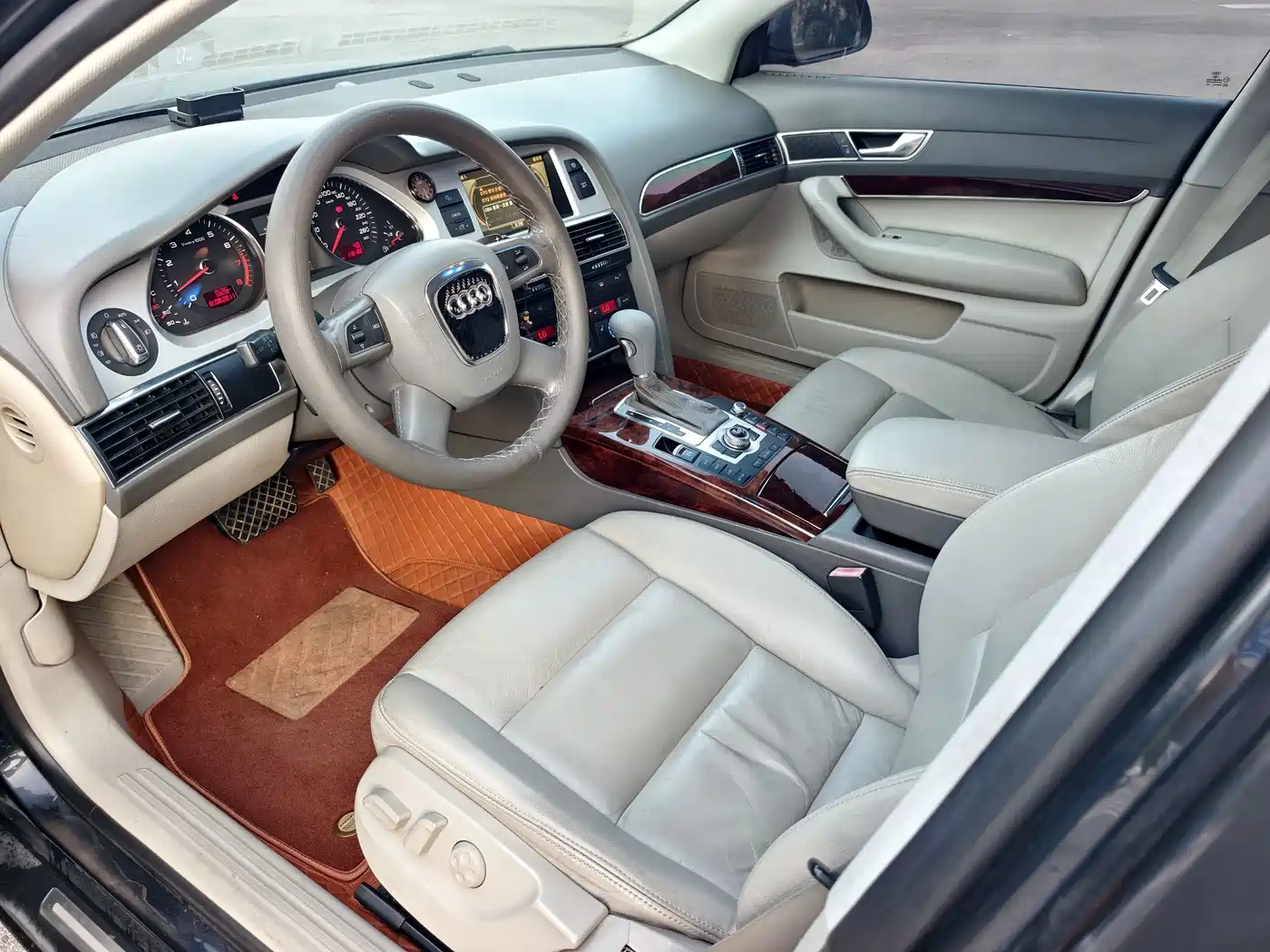 Фото 9 - Audi A6L