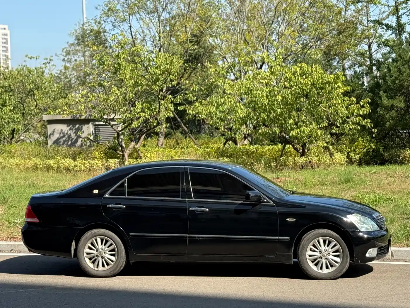 Toyota Crown 2009 2.5L Royal Special Enhanced Edition фото 3