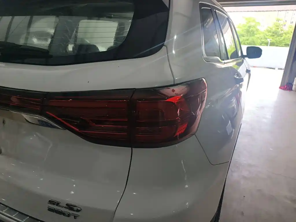 Фото 8 - Changan CS75