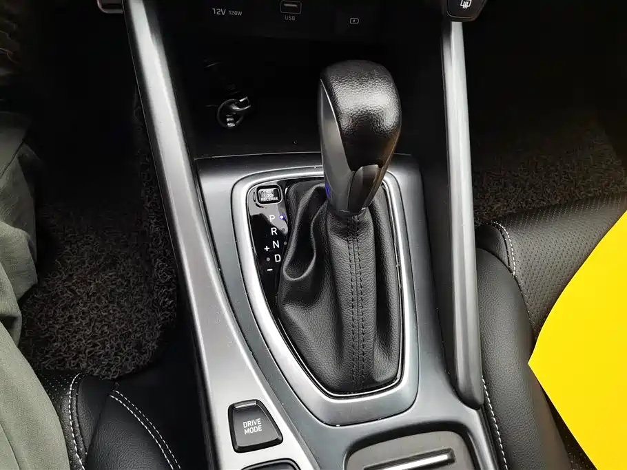 Hyundai Fista 2019 240TGDi Sport Edition China VI фото 16