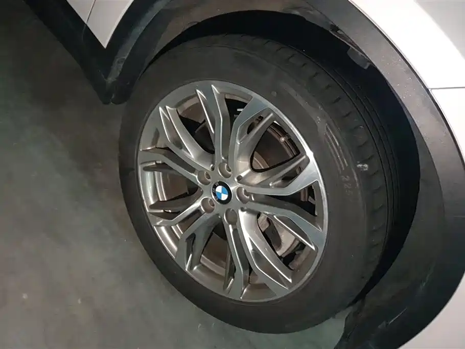BMW X1 2018 sDrive20Li Leading Model фото 6