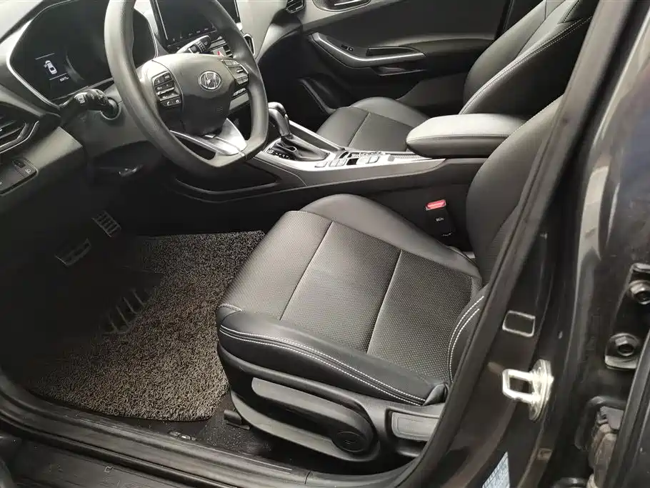 Hyundai Fista 2019 240TGDi Sport Edition China VI фото 9
