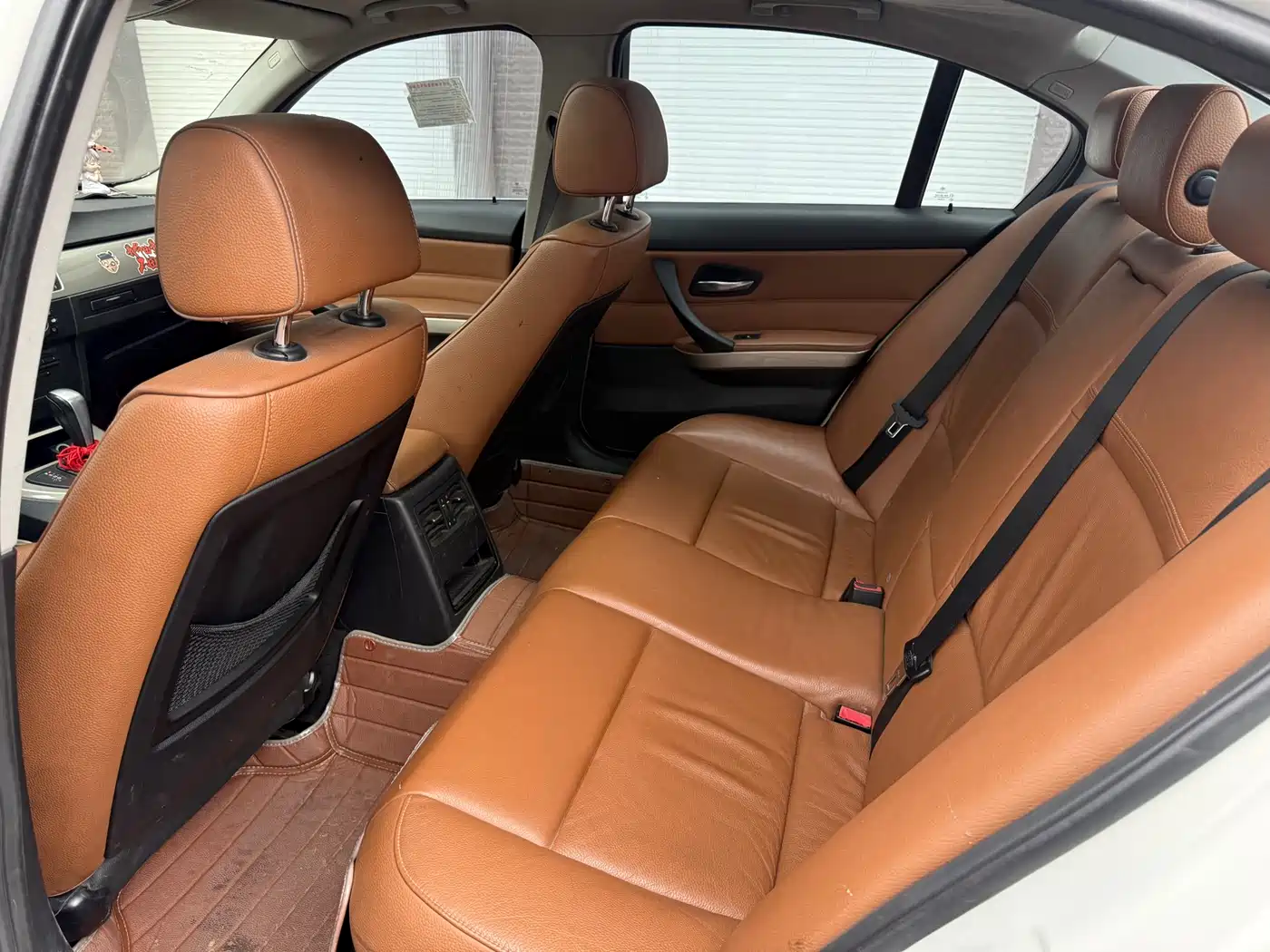 BMW 3 Series 2011 320i Luxury фото 6