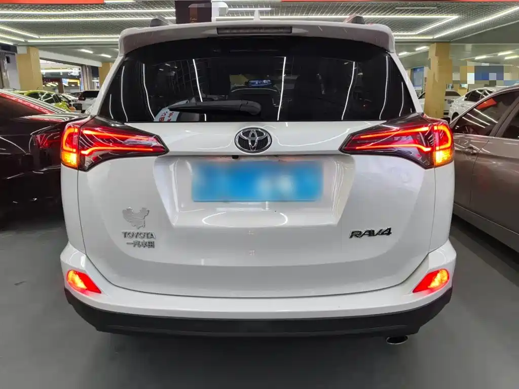 Toyota RAV4 Rongfang 2016 2.0L CVT 2WD Comfort (China V) фото 4