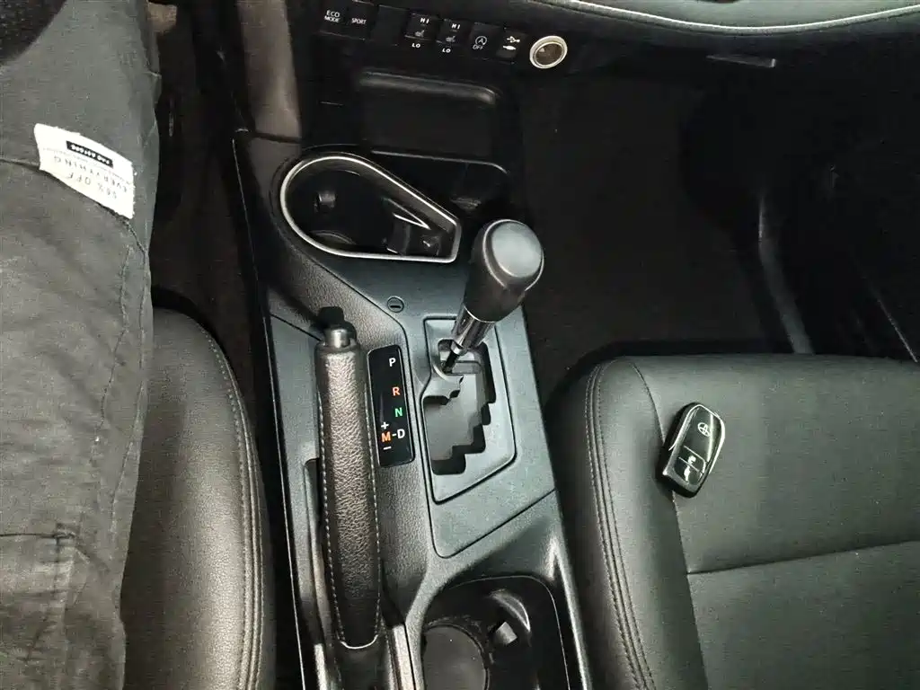 Toyota RAV4 Rongfang 2016 2.0L CVT 2WD Comfort (China V) фото 10