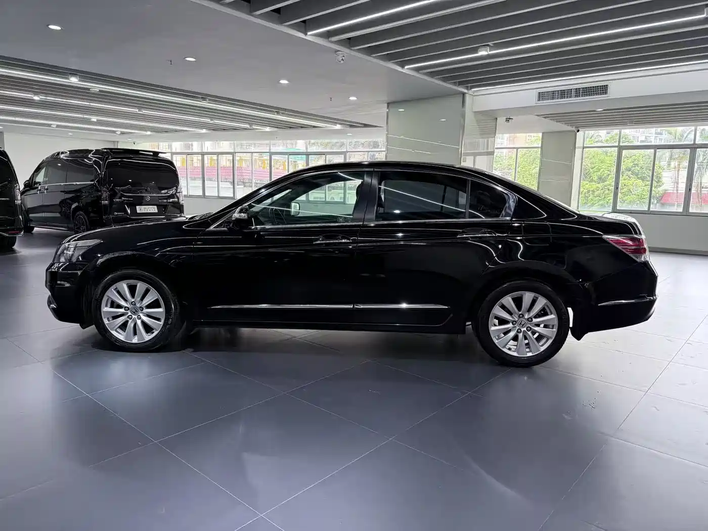 Фото 7 - Honda Accord