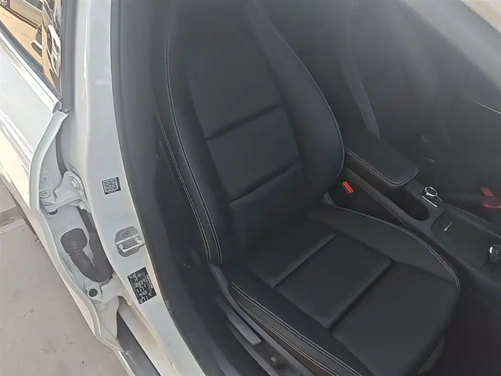 Mercedes-Benz GLA 2016 GLA 200 Dynamic фото 25