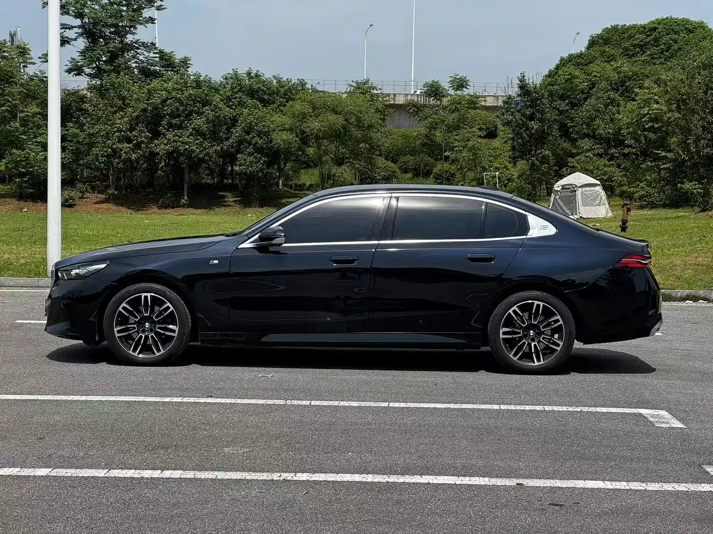 BMW 5 Series 2024 525Li M Sport Package фото 8