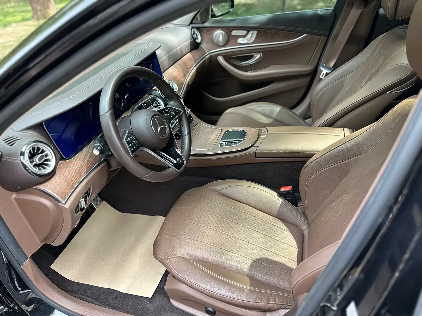 Mercedes-Benz E-Class 2023 E 300 L Fashion фото 12