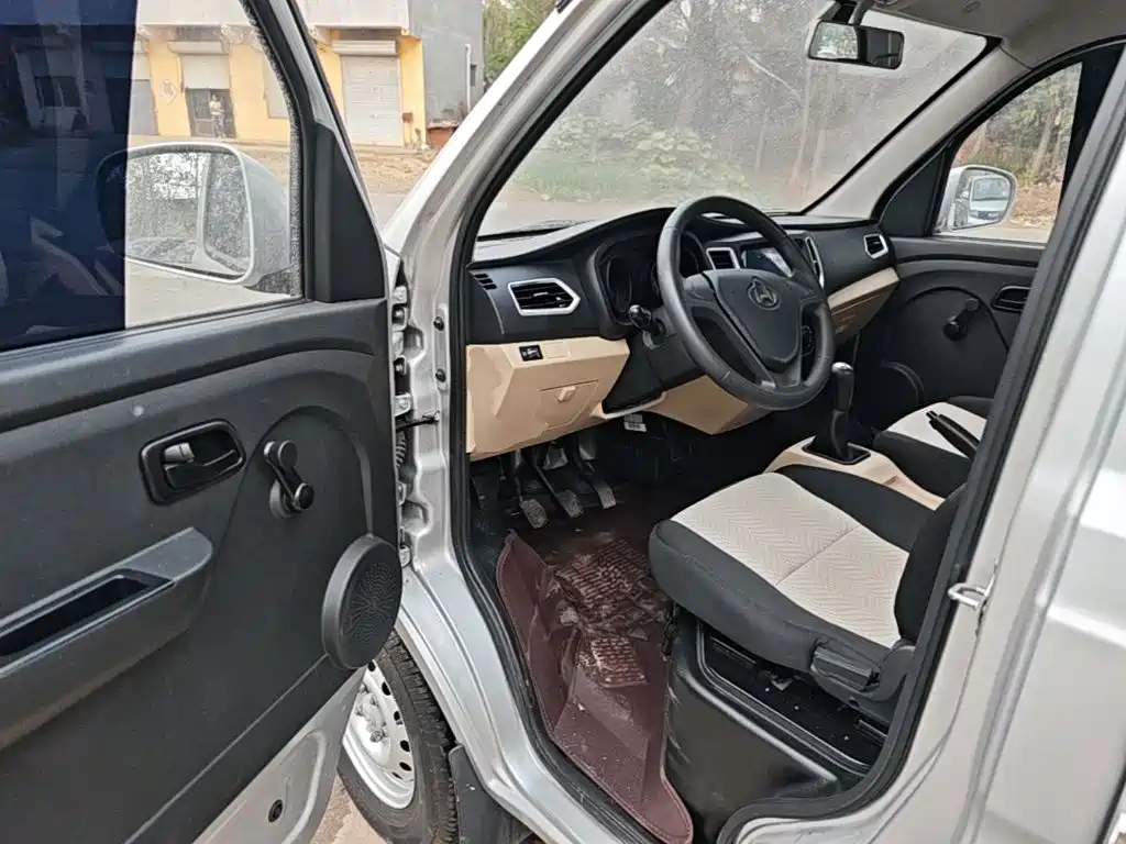 Changan Kuayue Xin Bao T3 2025 2025 Value Edition 1.4L Single Cab 2.82m Integrated Cargo Box Basic