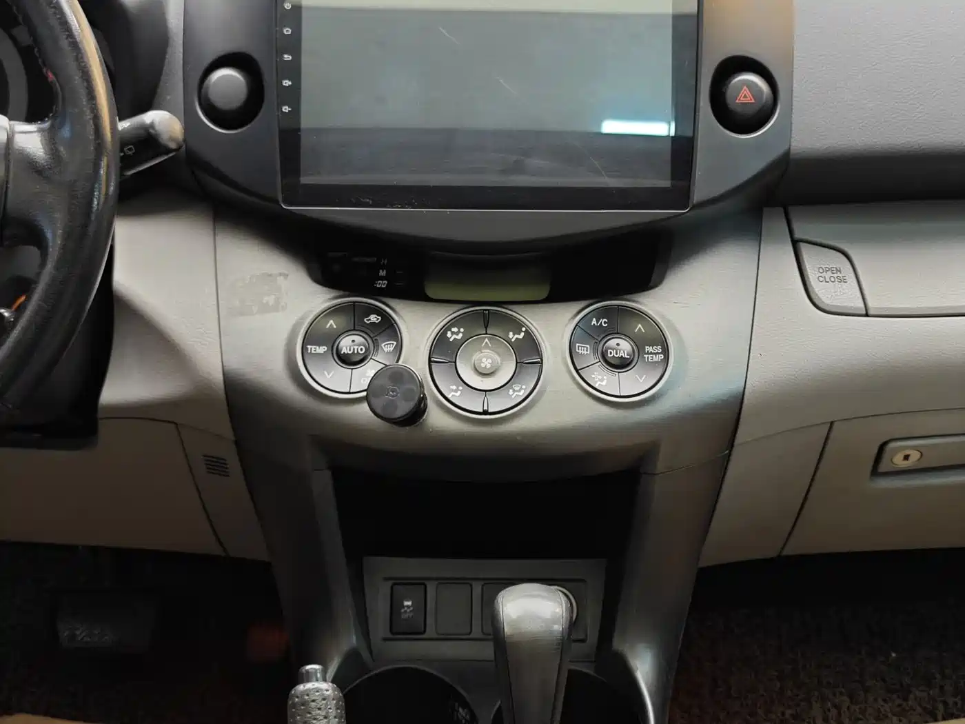 Toyota RAV4 Rongfang 2009 2.0L Automatic Luxury Edition фото 18