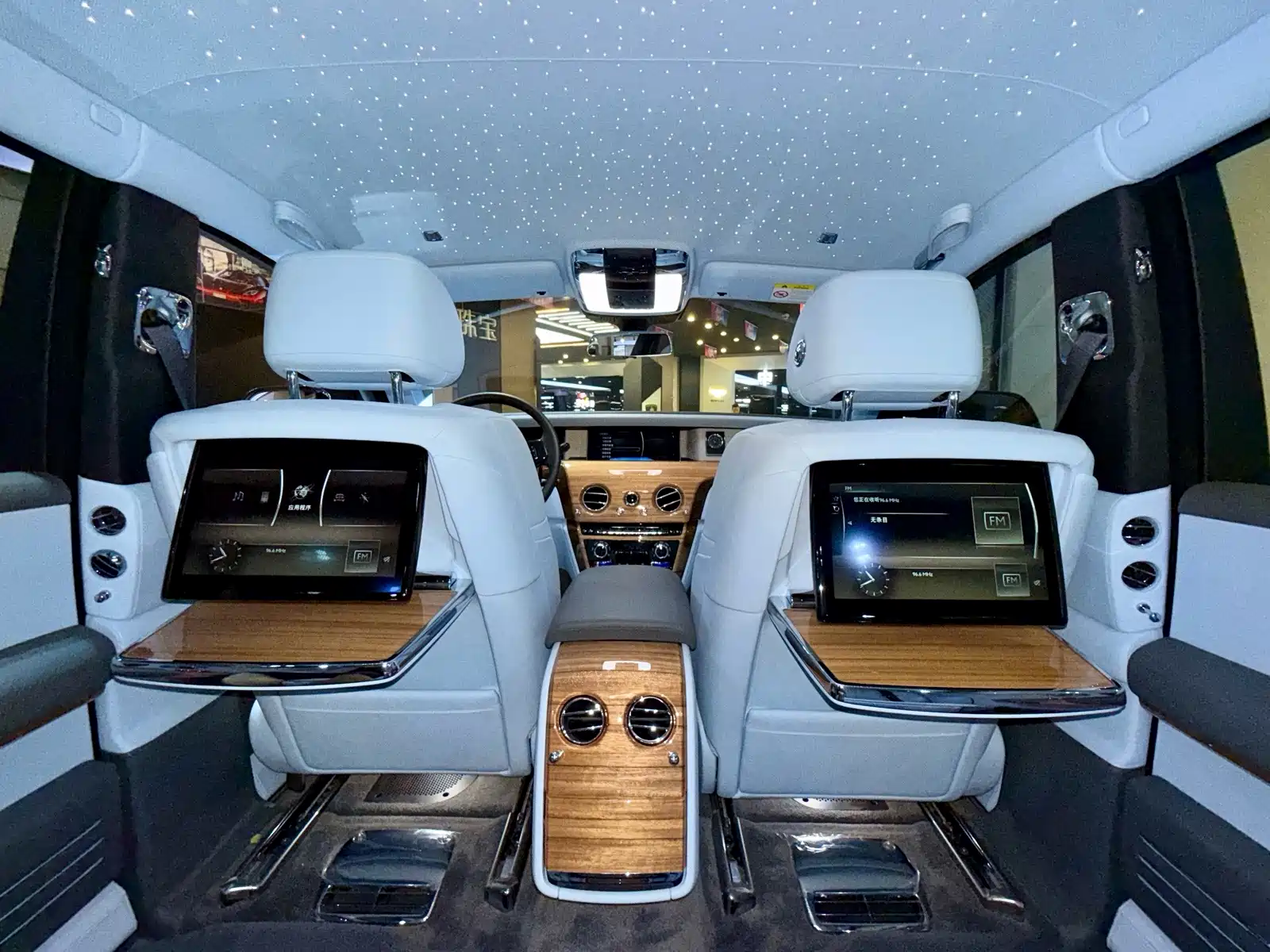 Фото 26 - Rolls-Royce Phantom
