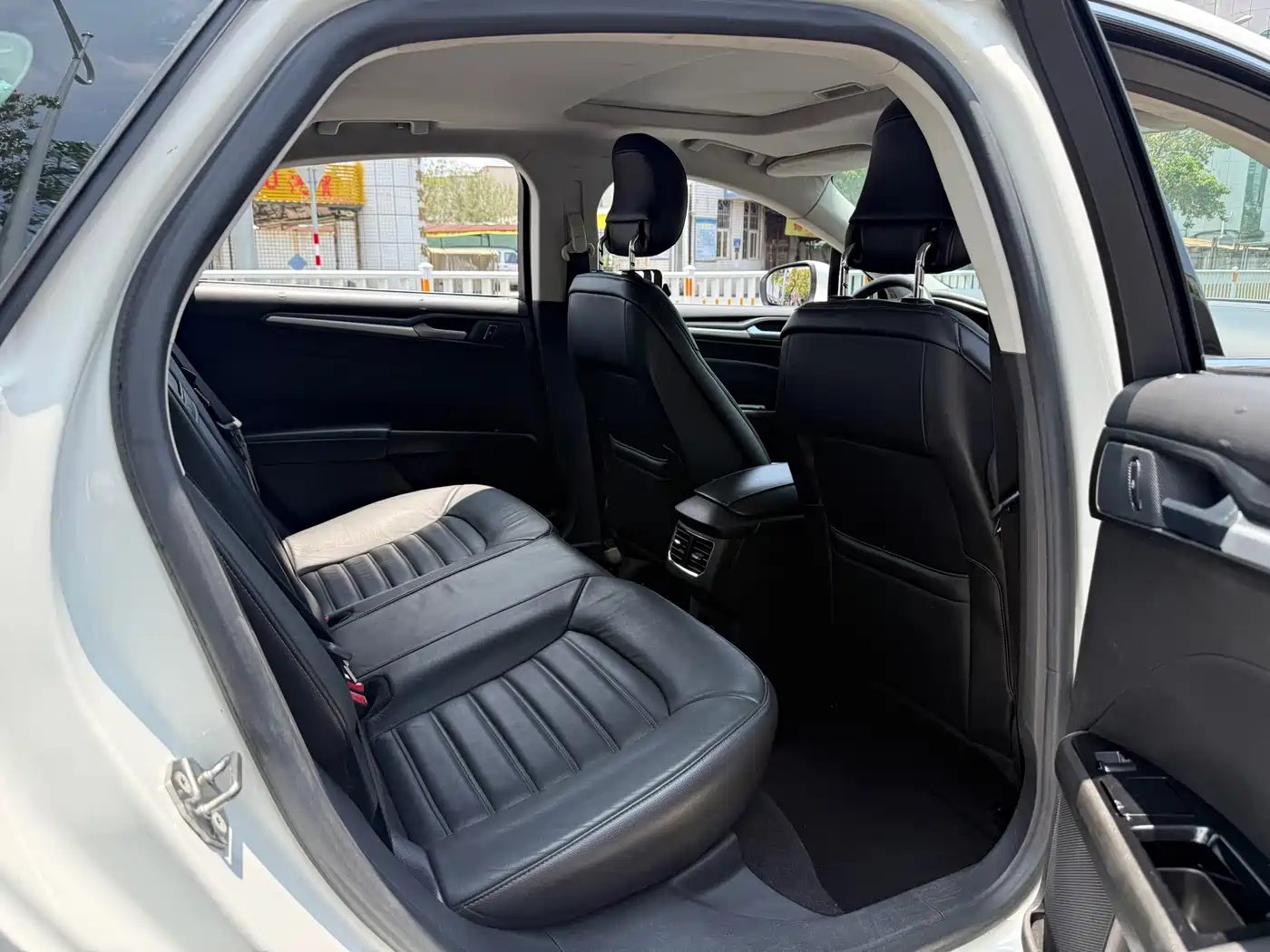 FORD MONDEO