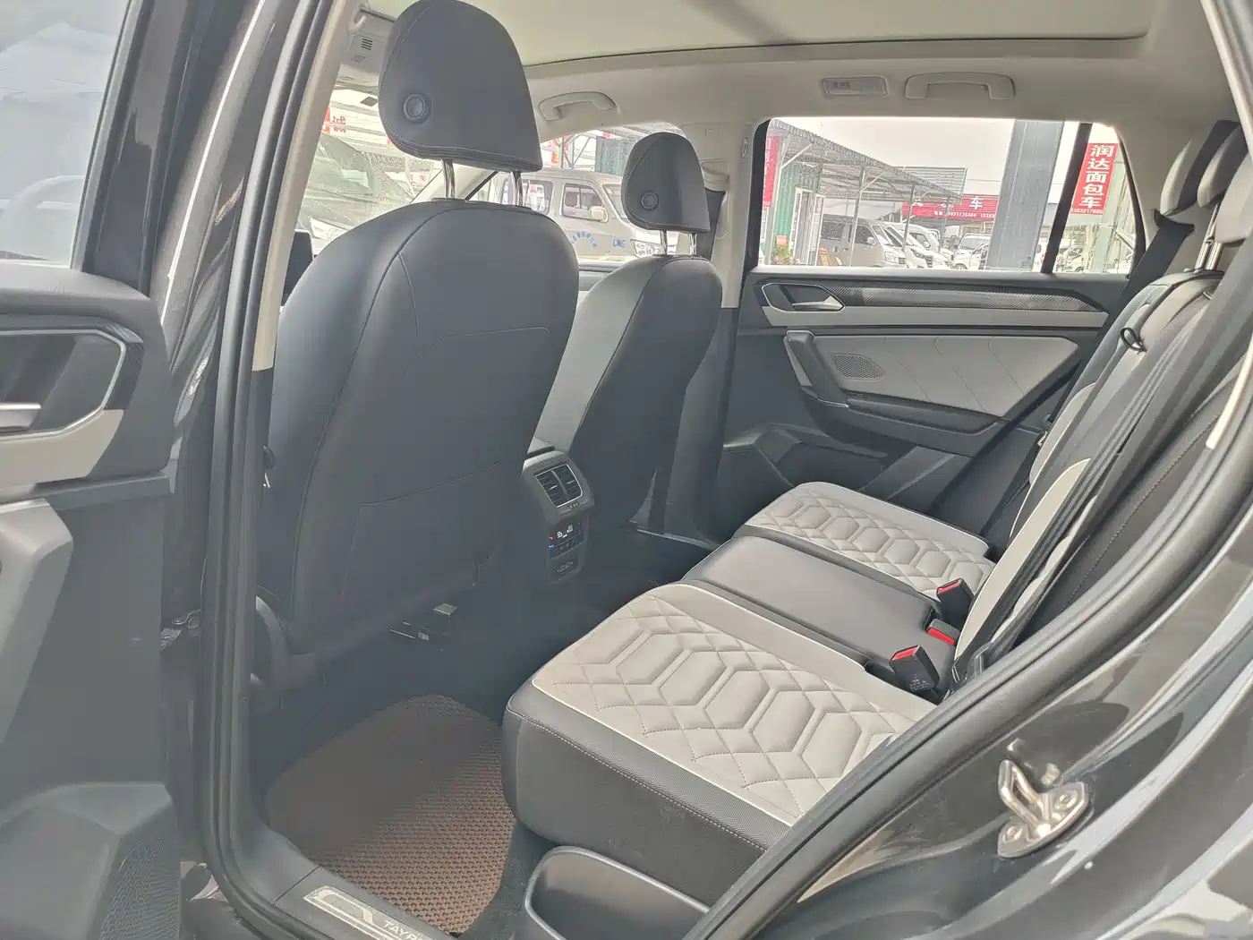 Volkswagen Tayron 2023 330TSI 2WD Luxury Plus Advanced Edition фото 12