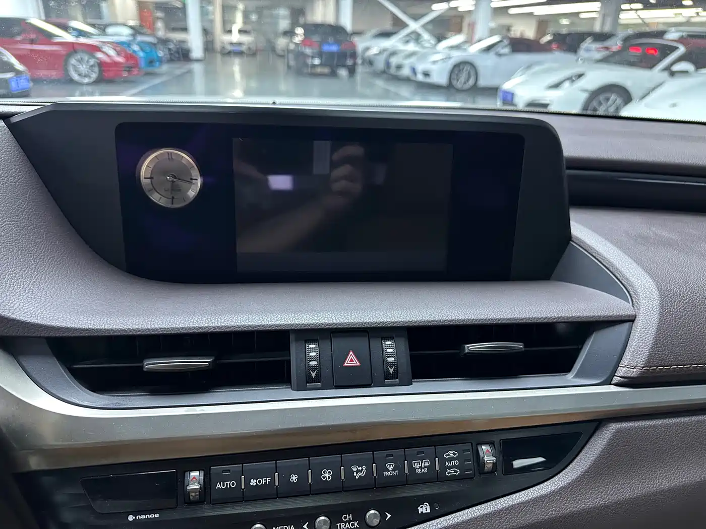 Lexus ES 2020 Model 300h Excellence Edition China V фото 9