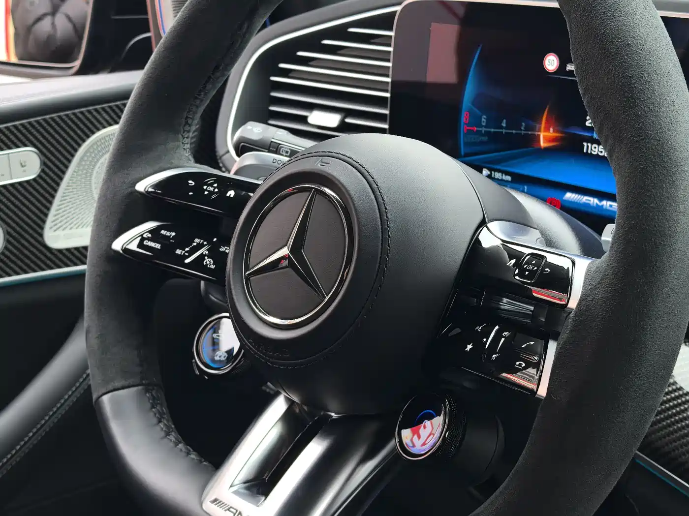 Mercedes-Benz GLS AMG 2024 AMG GLS 63 4MATIC+ фото 14