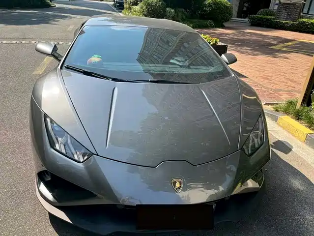 LAMBORGHINI HURACÁN
