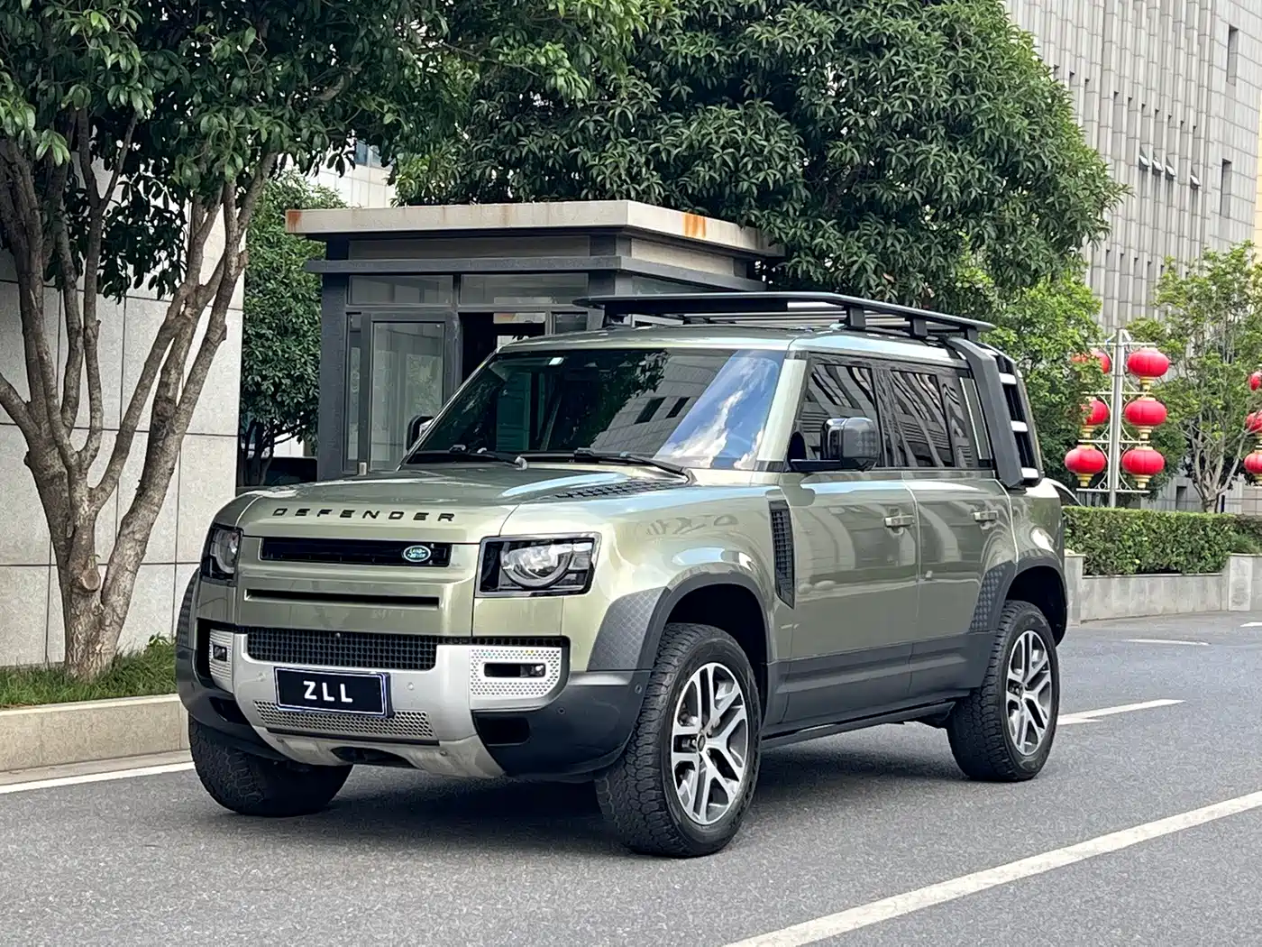 Фото 1 - Land Rover Defender