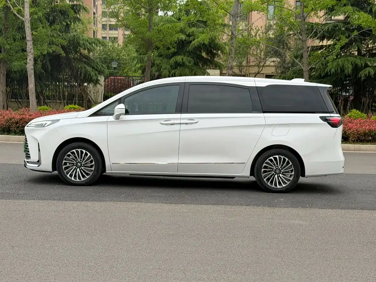Buick GL8 New Energy 2025 Land Honor Premium Edition 7-Seater фото 5