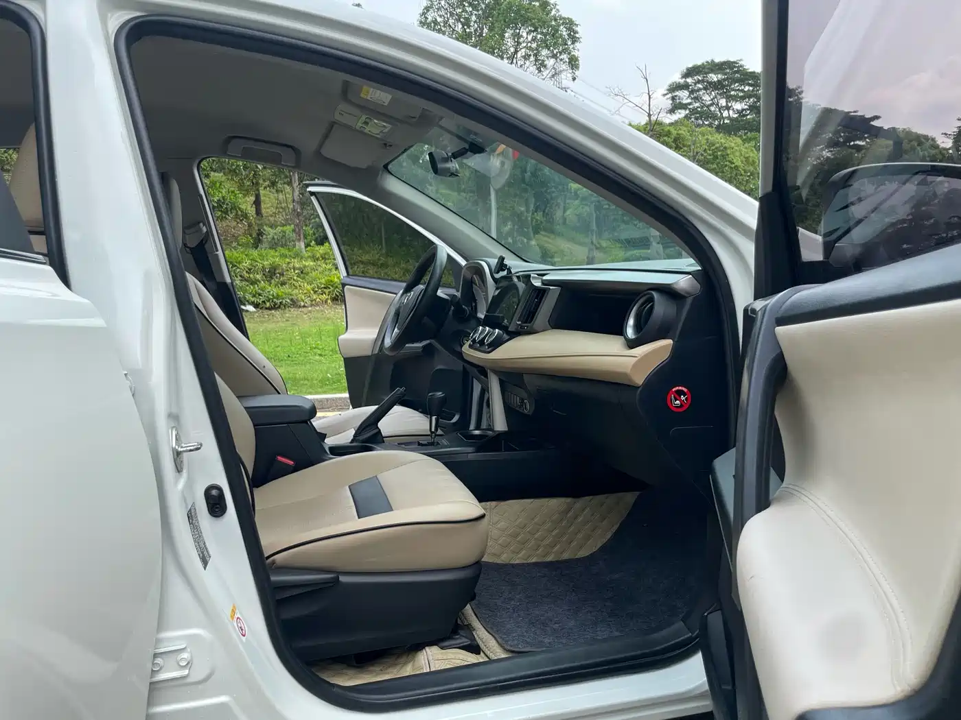 Toyota RAV4 Rongfang 2016 2.0L CVT 2WD Urban (China V) фото 13