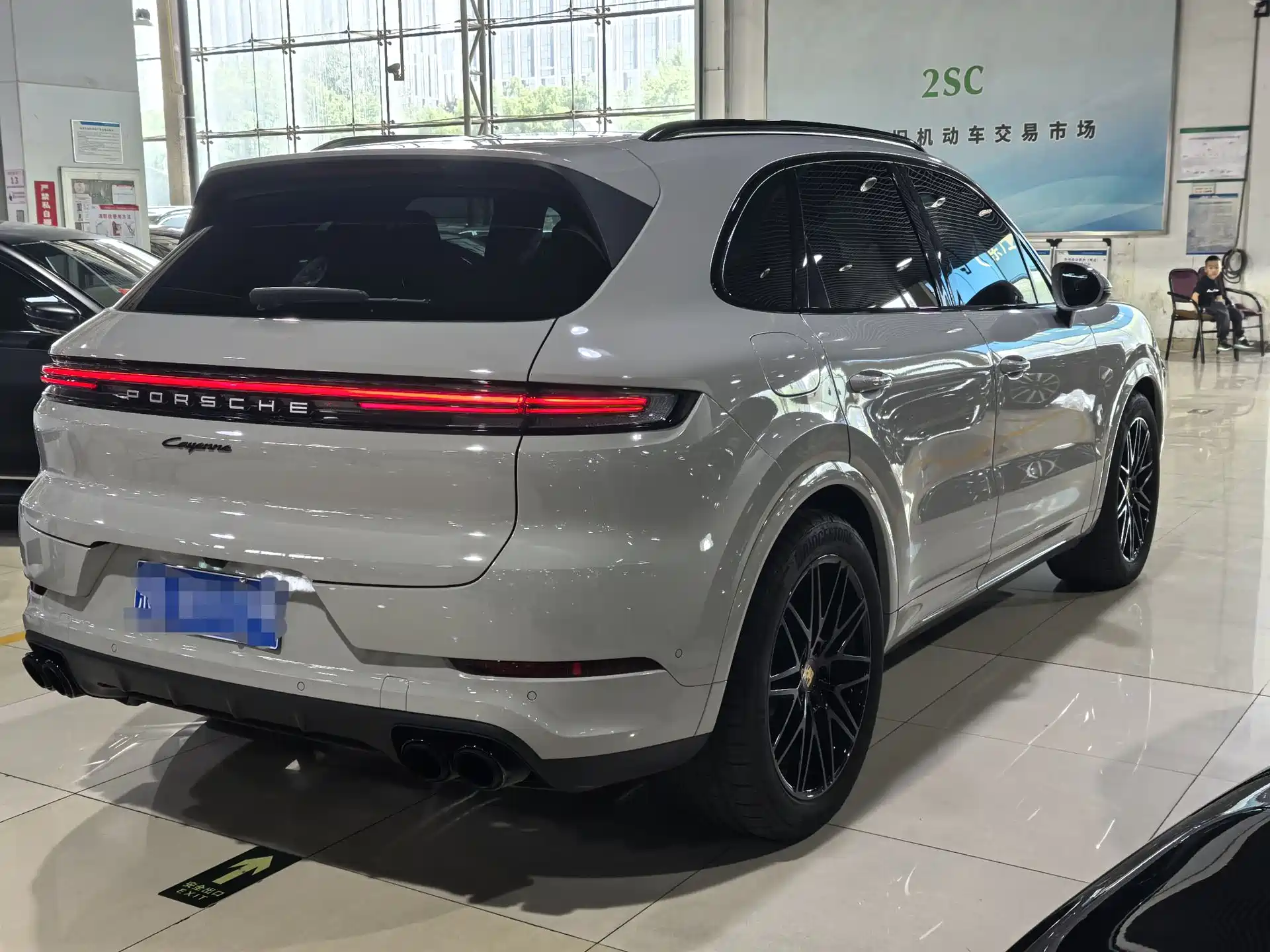 Фото 27 - Porsche Cayenne