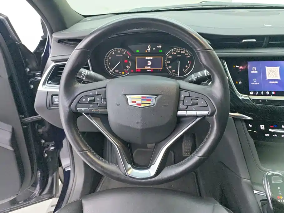 Photo 15 - Cadillac XT6