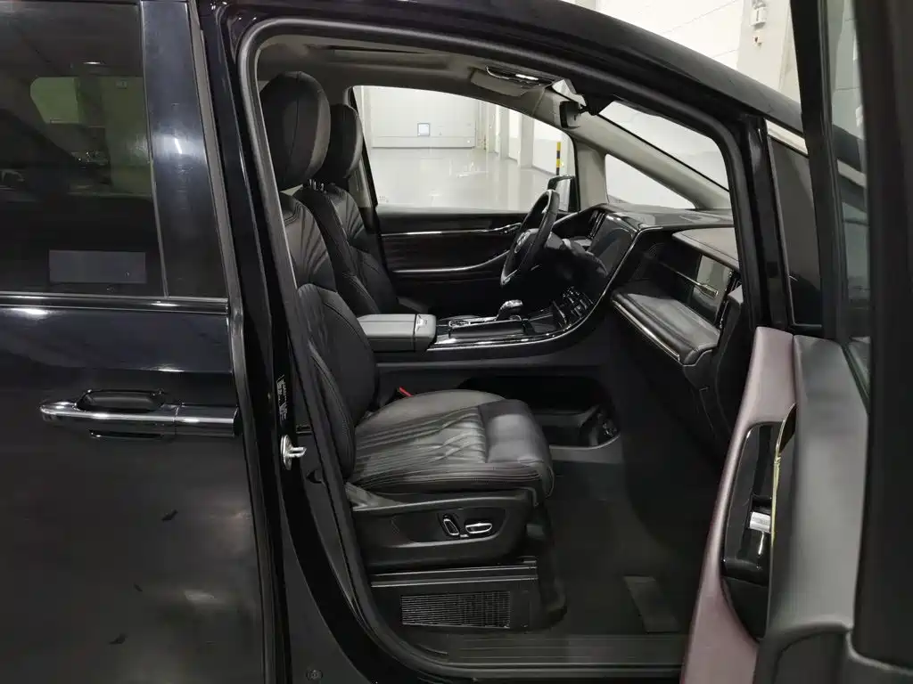 Photo 23 - GAC Trumpchi M8