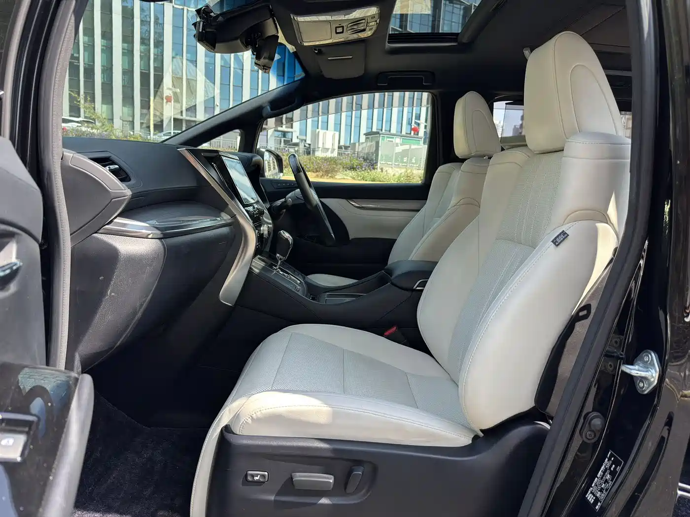 Toyota Alphard 2018 Facelift 3.5L Premium Edition фото 5
