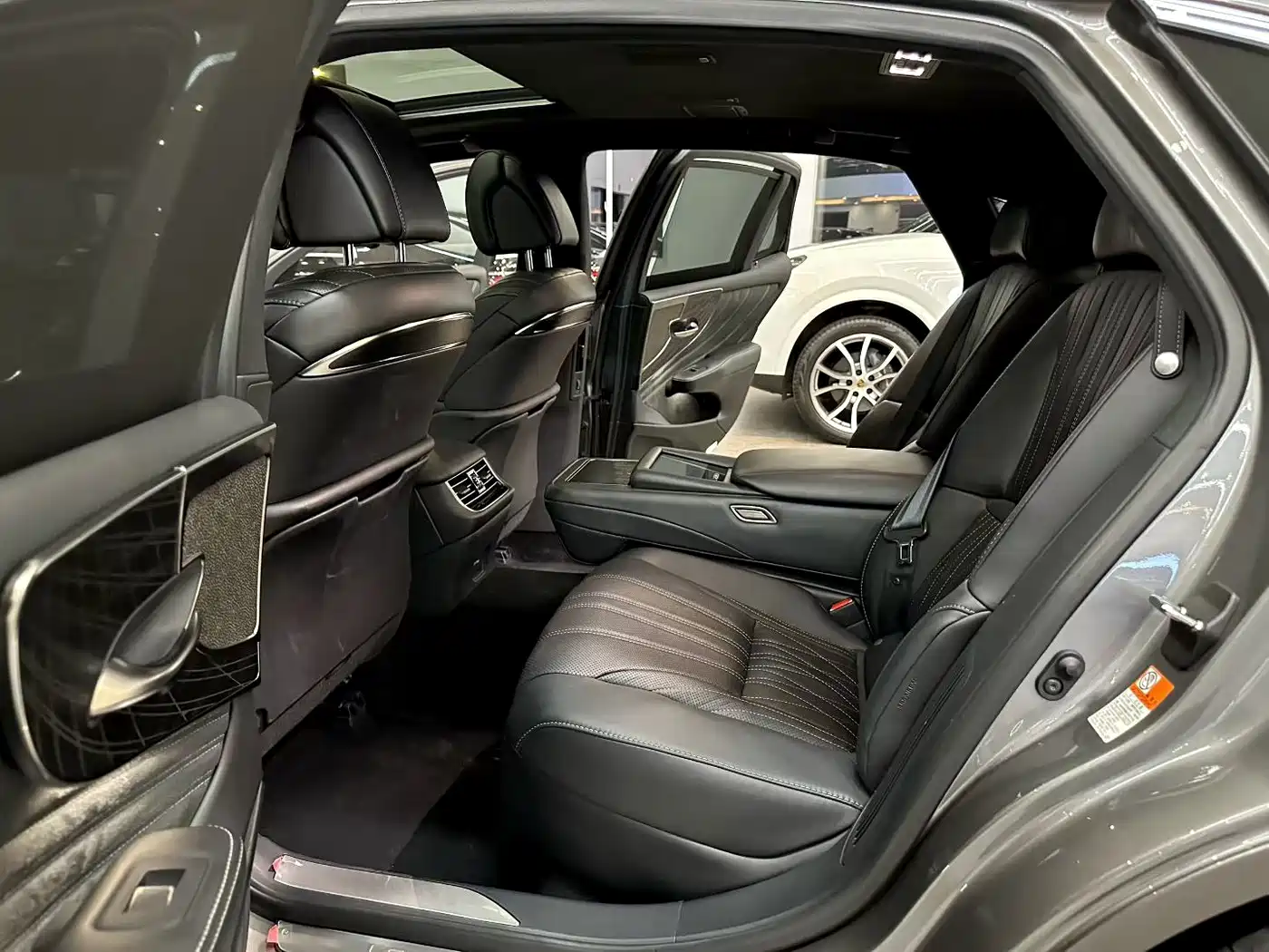 Lexus LS 2022 2021 500h Executive Edition