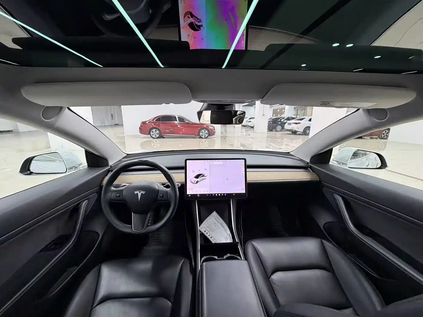 TESLA MODEL 3
