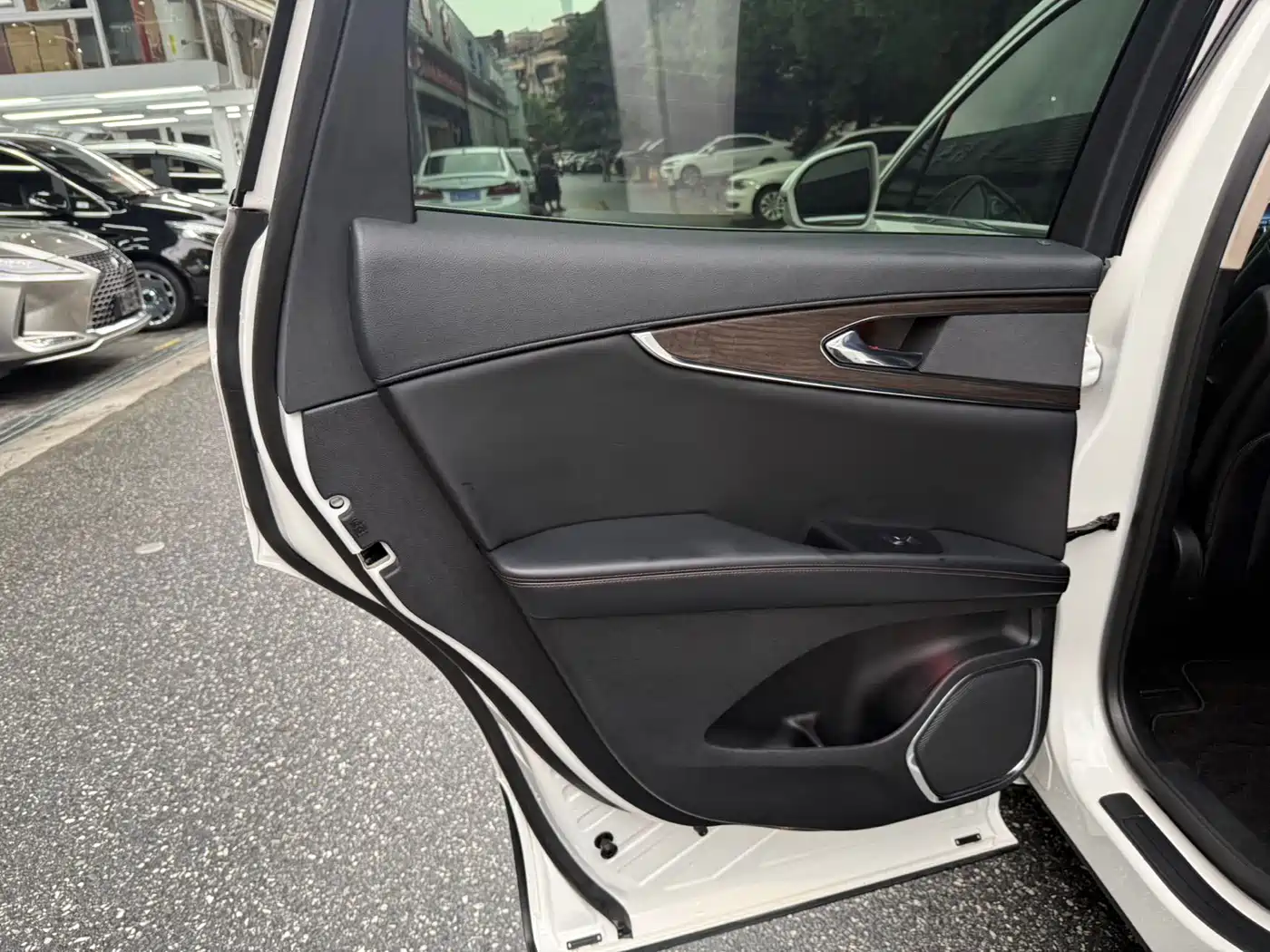 LINCOLN NAVIGATOR