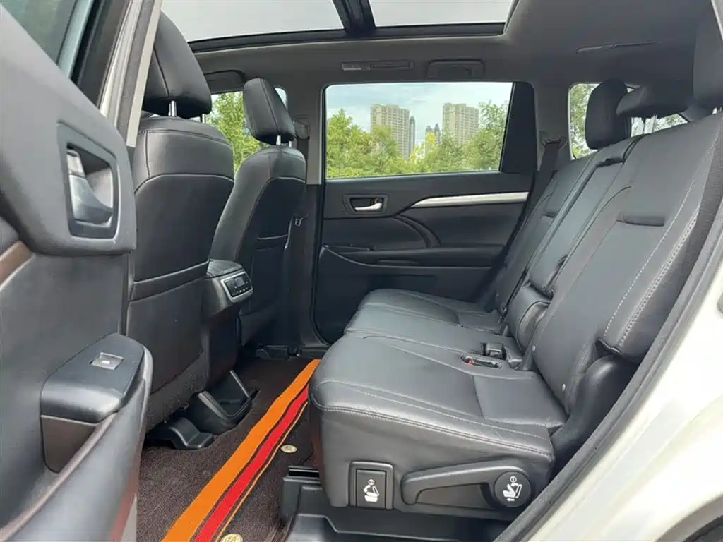 Toyota Highlander 2015 2.0T FWD Luxury Edition 7-seater фото 14