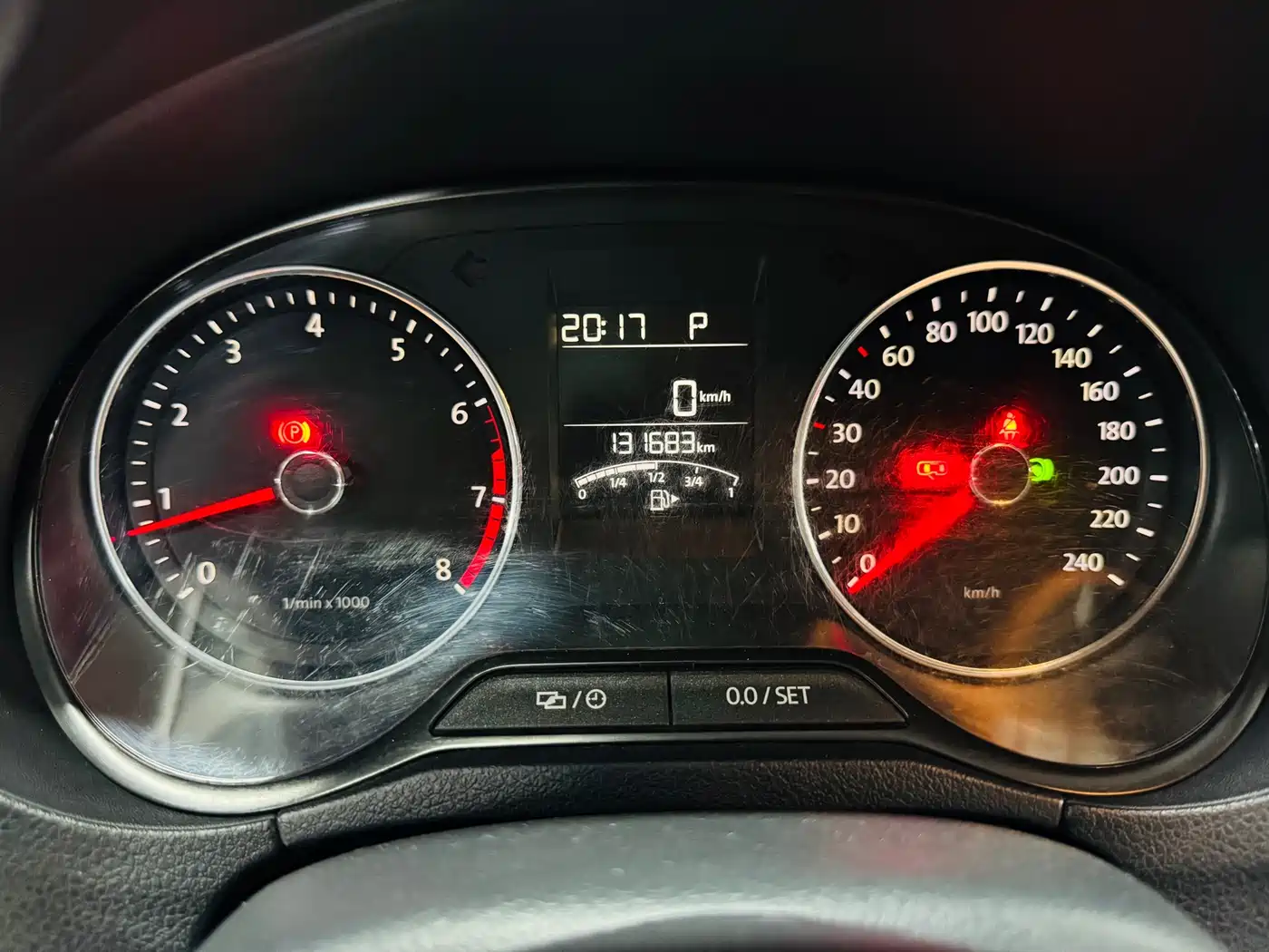 Volkswagen Polo 2014 1.6L Cross Polo Automatic фото 12