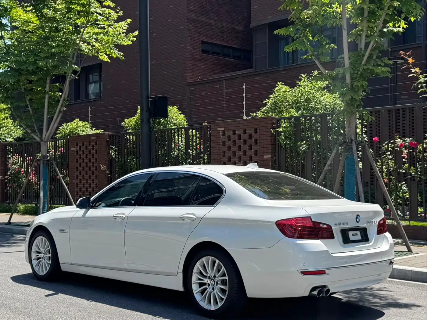 BMW 5 Series 2014 525Li Luxury Design Package фото 17