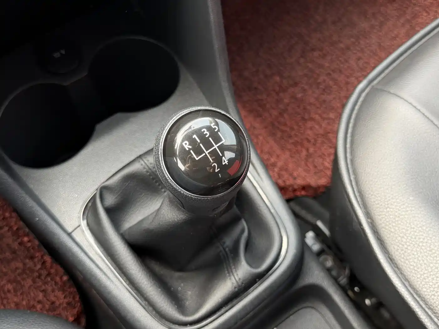 Volkswagen Polo 2016 1.4L Manual Trend фото 8