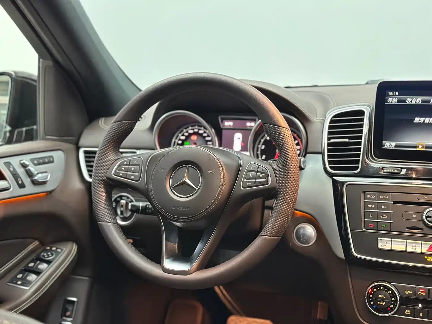 Mercedes-Benz GLS 2016 GLS 400 4MATIC Dynamic фото 32