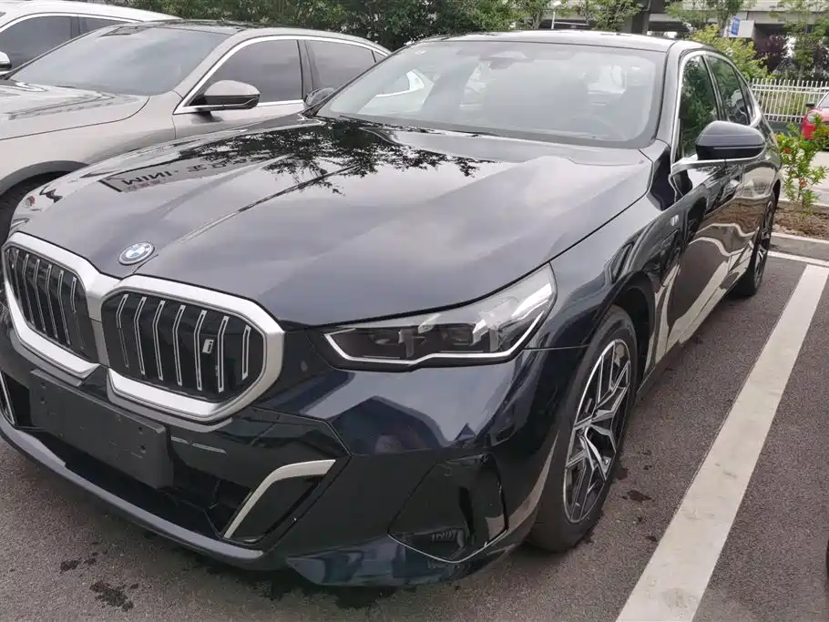 BMW i5 2024 eDrive 35L M Sport Package