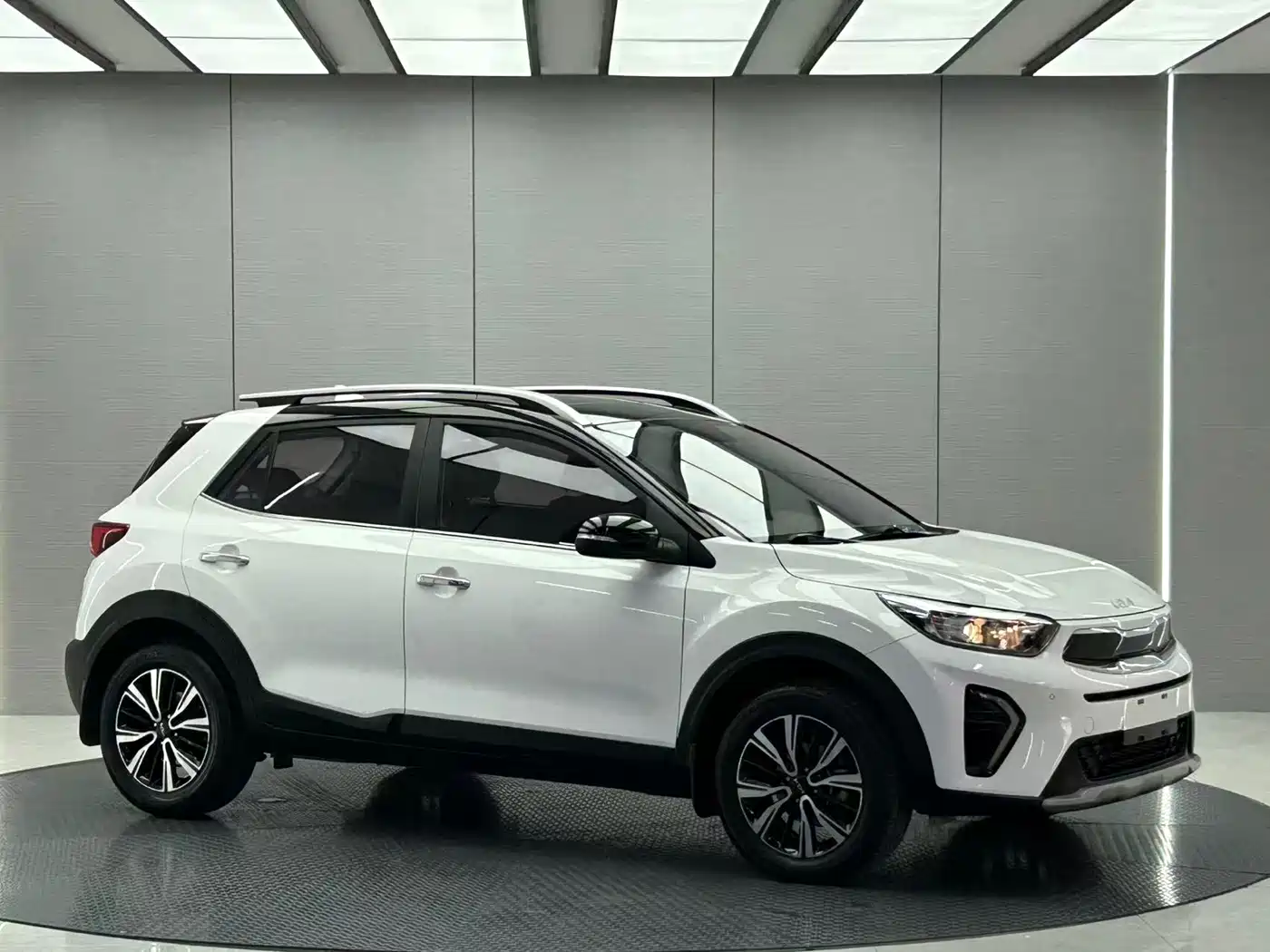 Kia KX1 2021 1.4L CVT Fun Sunroof Version фото 7
